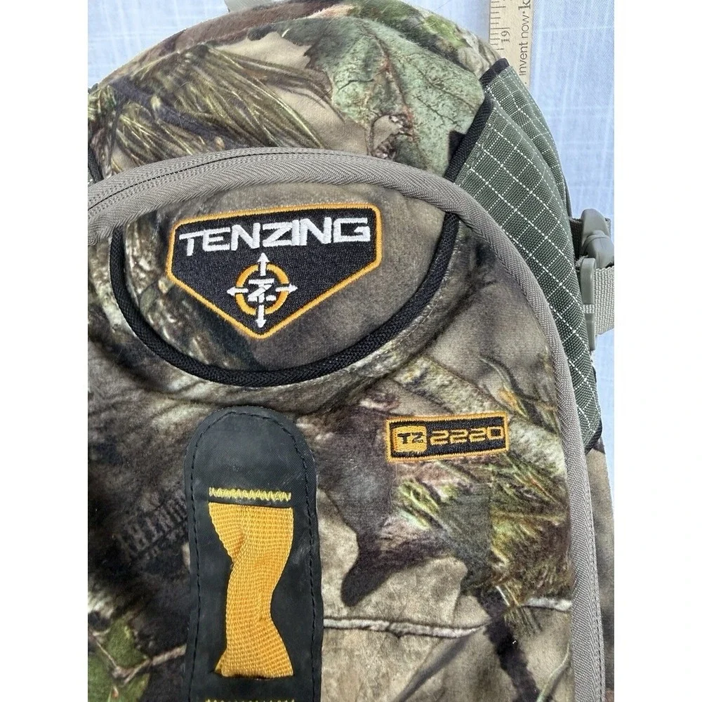Tenzing TZ 2220 Hunting Backpack Camo Realtree Tactical Day Pack Hiking Rifle